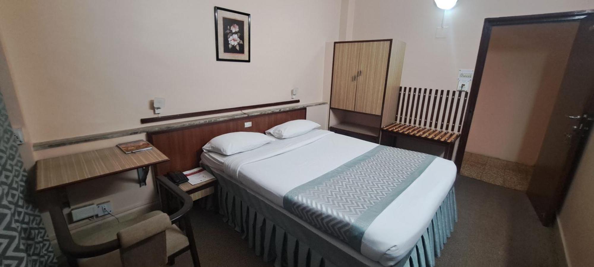 Hotel Swaroop Pune Eksteriør billede