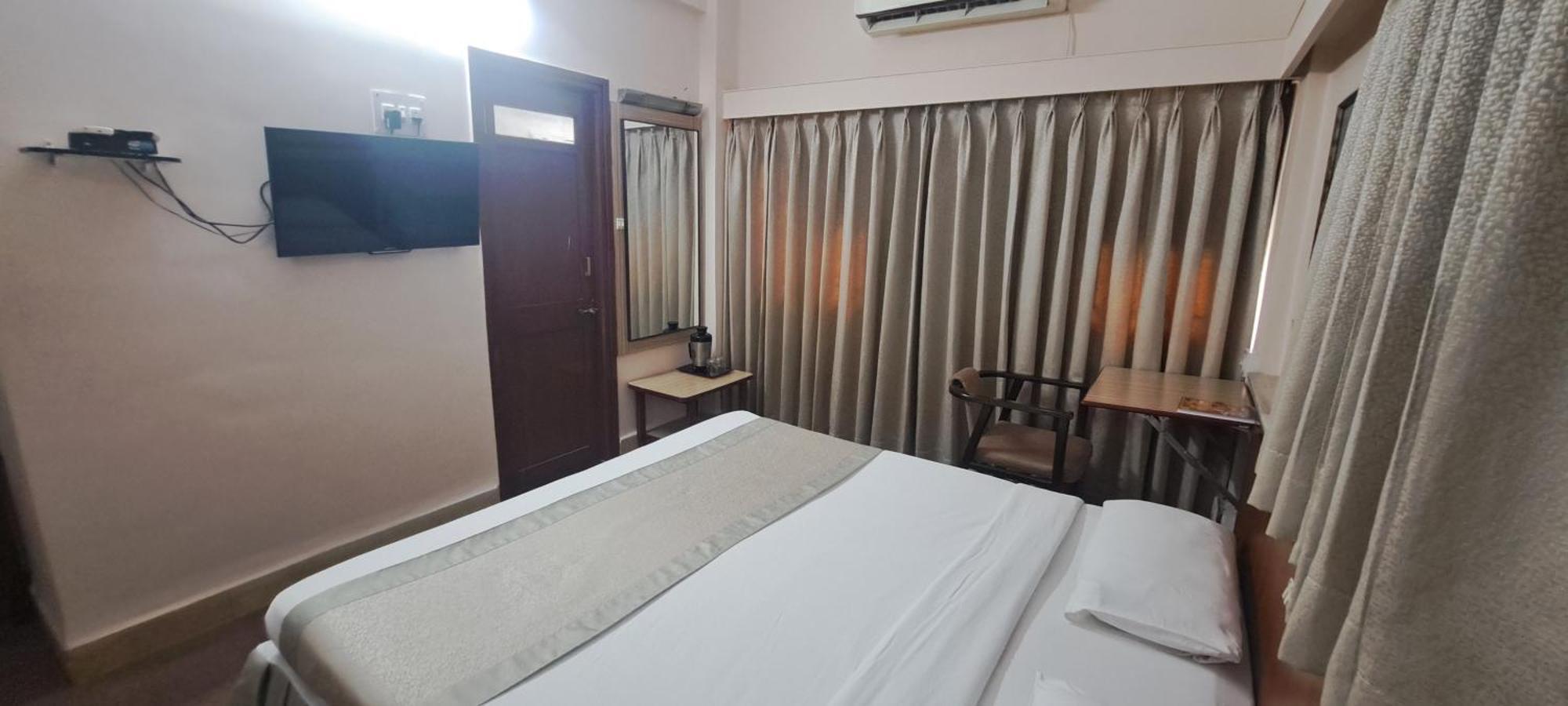Hotel Swaroop Pune Eksteriør billede