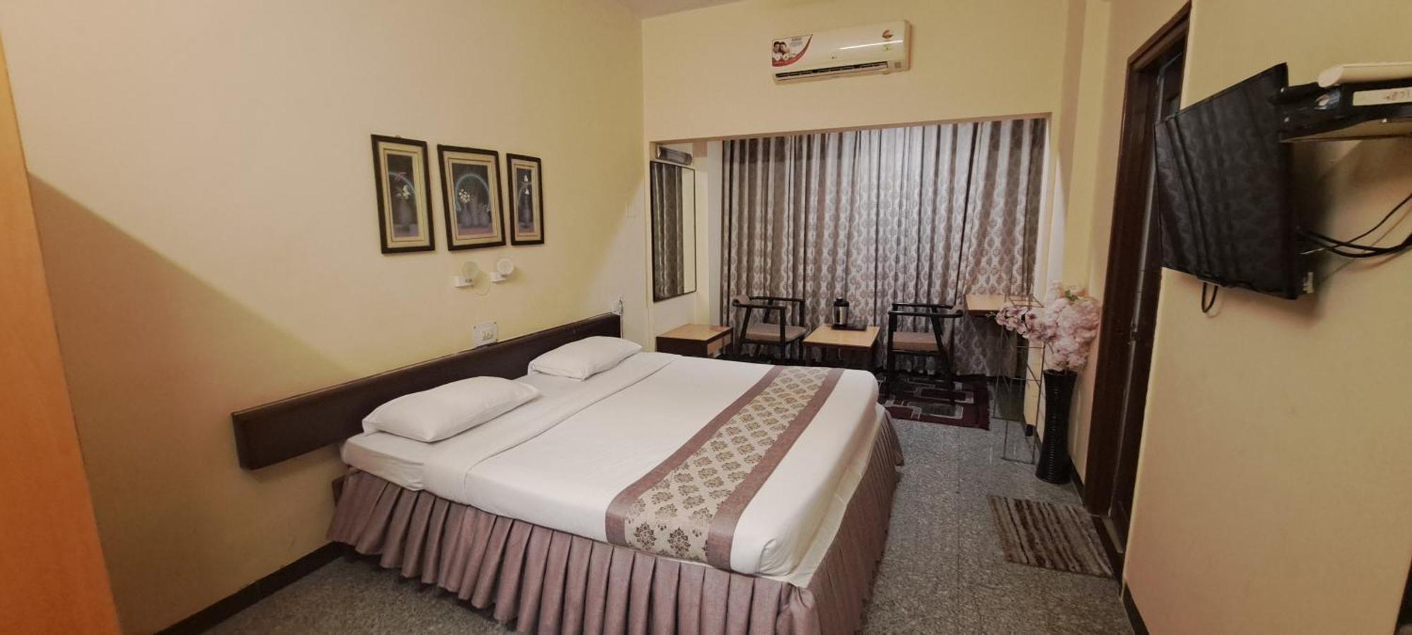 Hotel Swaroop Pune Eksteriør billede