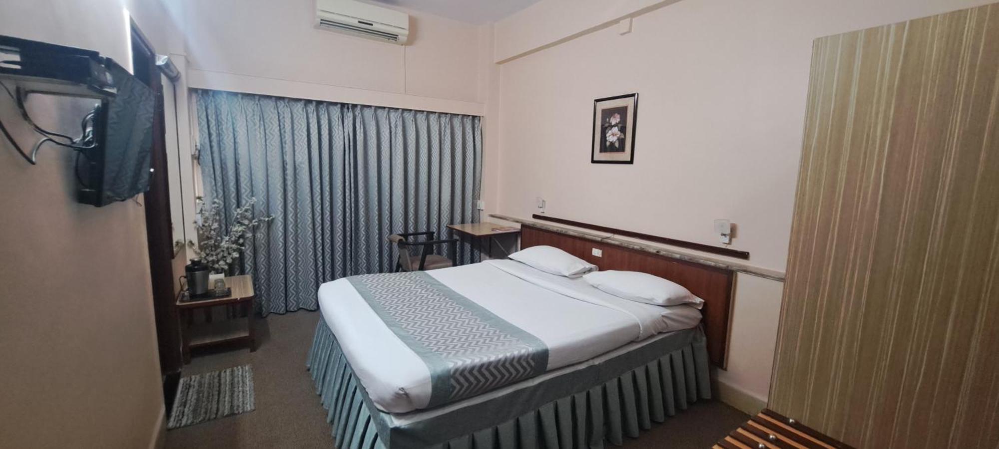 Hotel Swaroop Pune Eksteriør billede
