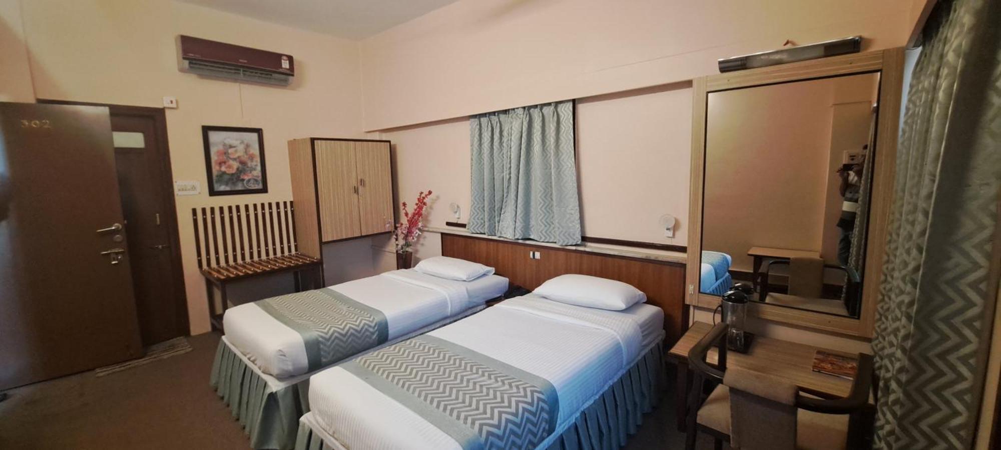 Hotel Swaroop Pune Eksteriør billede