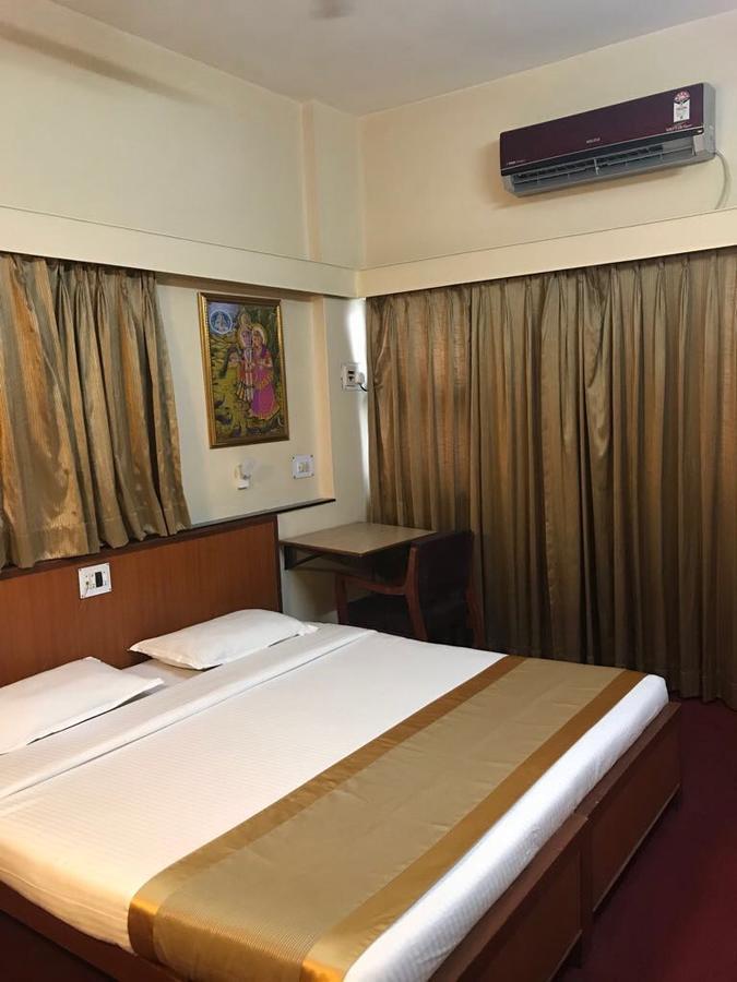 Hotel Swaroop Pune Eksteriør billede