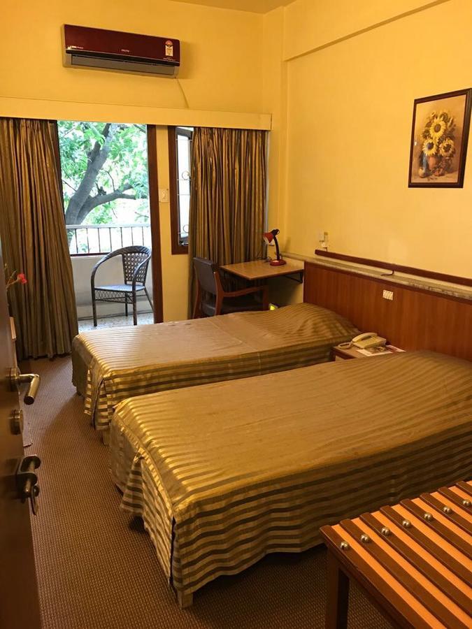 Hotel Swaroop Pune Eksteriør billede